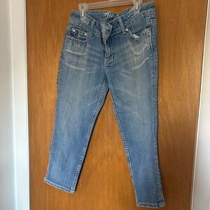 Woman’s Miss Me Light Blue Denim Capri Jeans Size 29